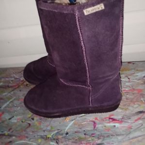 Burgundy Bearpaw snow boots size 6